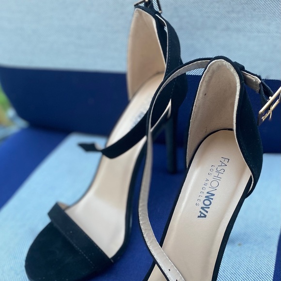 Fashion Nova 3in Heels - Picture 2 of 4